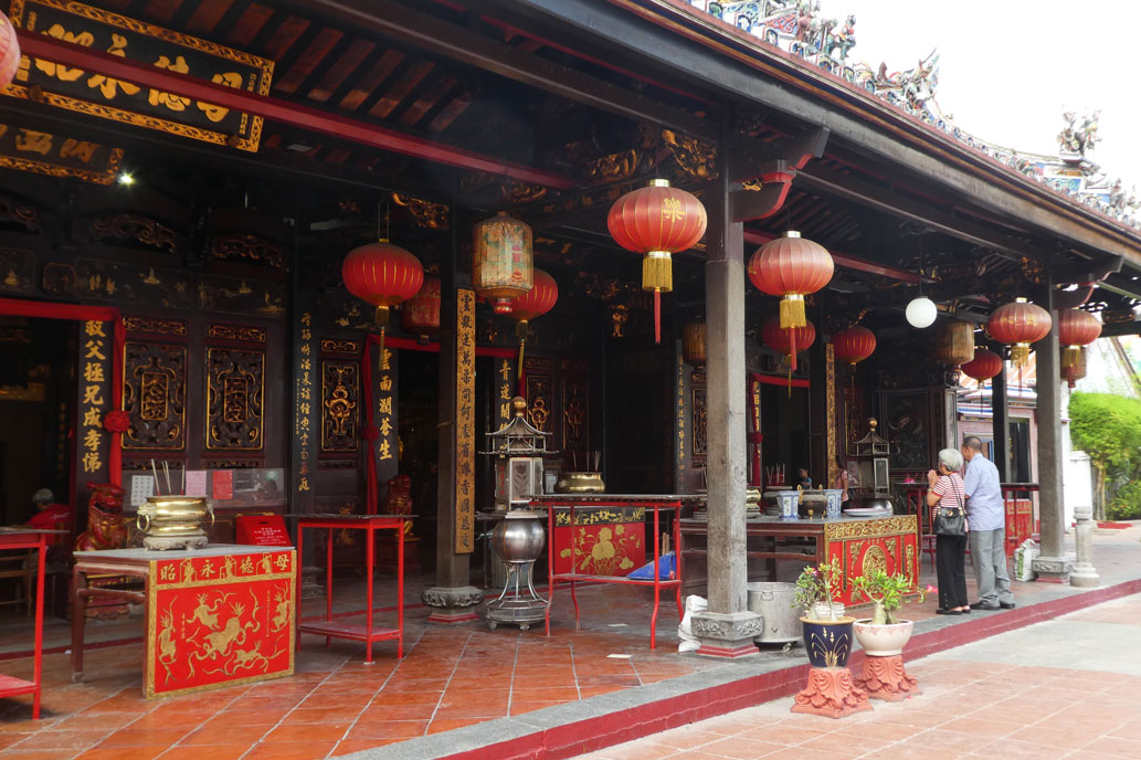 Dans un temple chinois