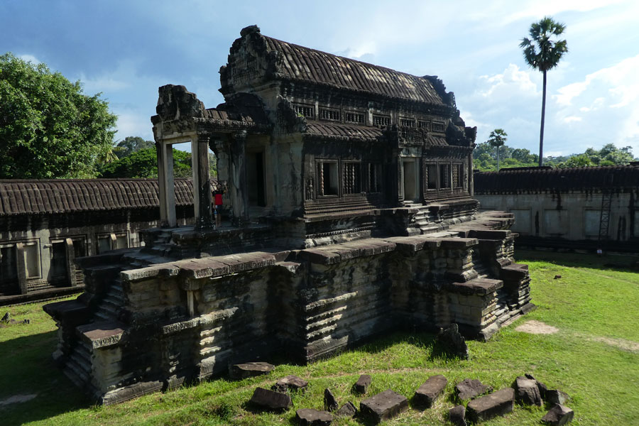 On profite de la solitude dans le temple habituellement bondé de Angkor Wat